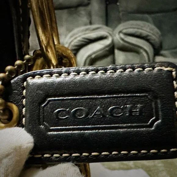 Vintage Y2K Coach Black and Gold Shoulder Bag crossbody purse 2006 - Picture 5 of 17